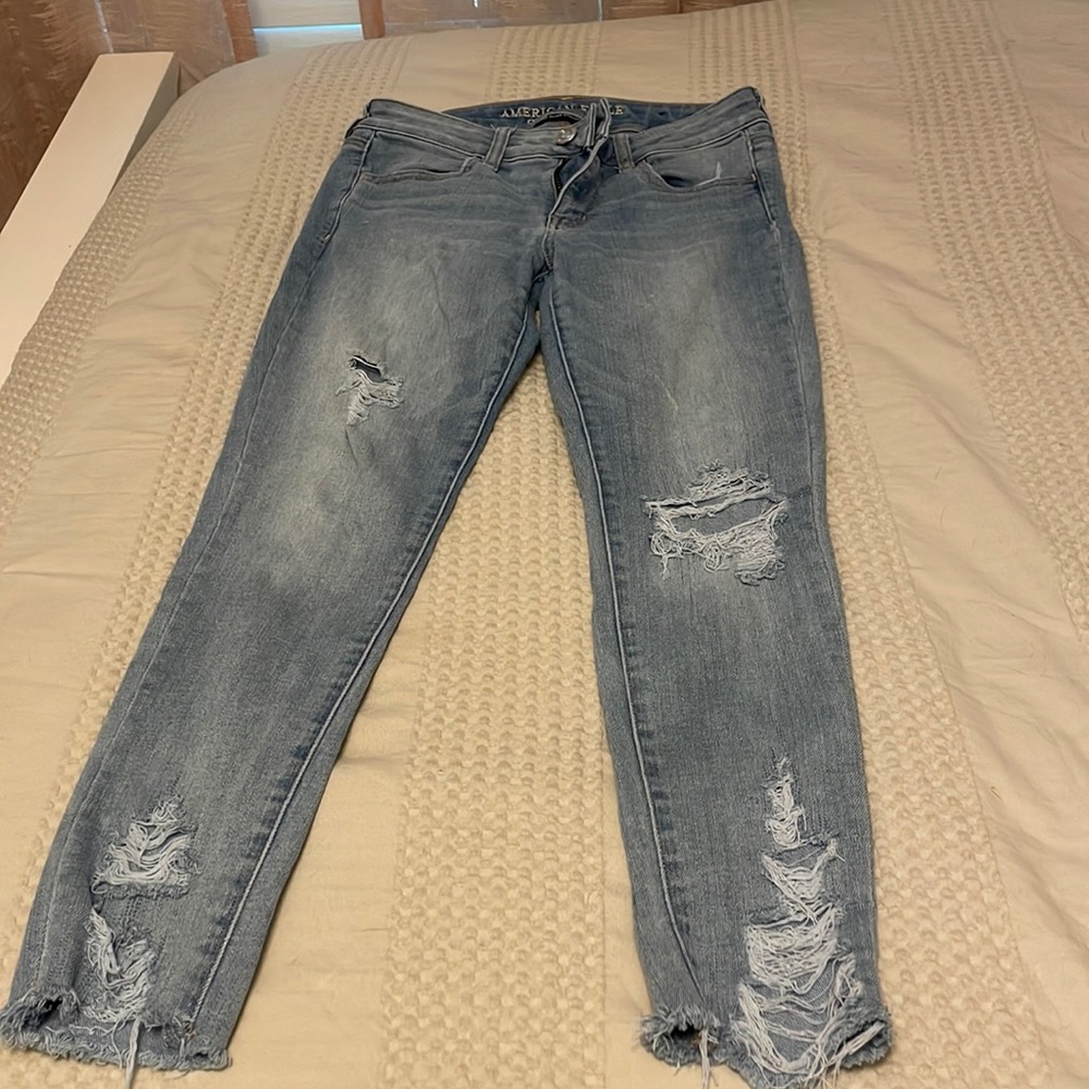 american eagle distressed light wash jeans